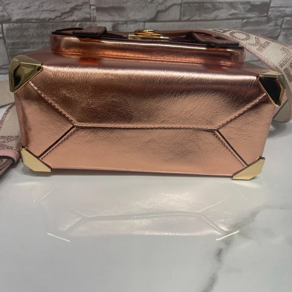 Michael Kors Manhattan Primrose Pink Metallic Satchel Crossbody - Picture 3 of 6